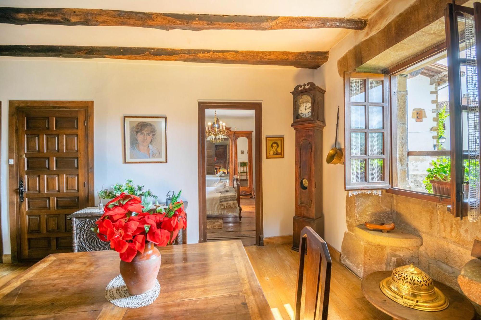 Casa Rural Arotzenia, Hogar Rustico En Pleno Valle De La Ulzama Lizaso 外观 照片