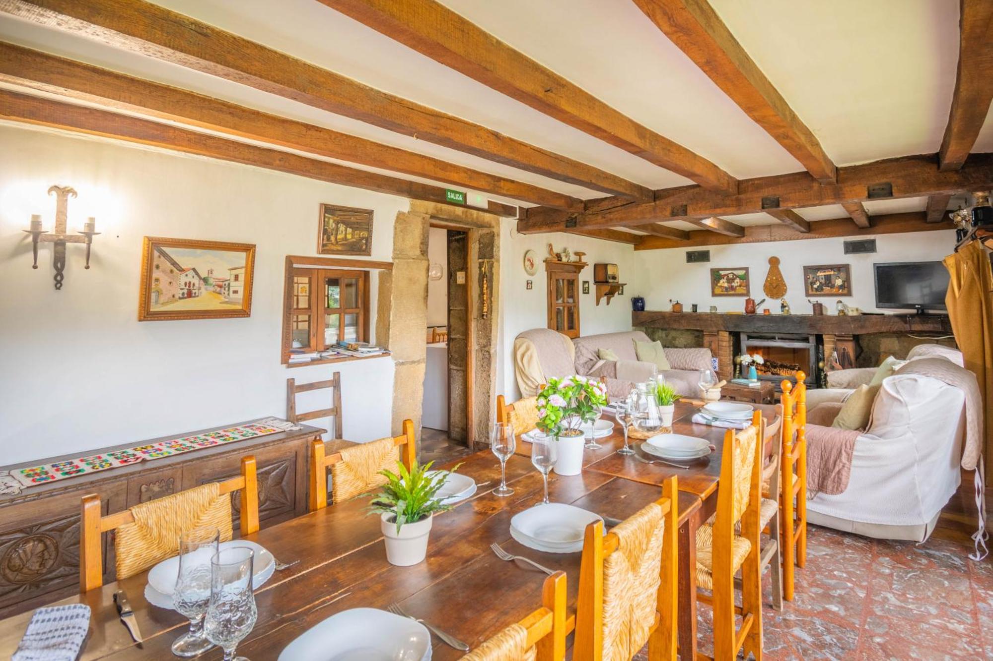 Casa Rural Arotzenia, Hogar Rustico En Pleno Valle De La Ulzama Lizaso 外观 照片
