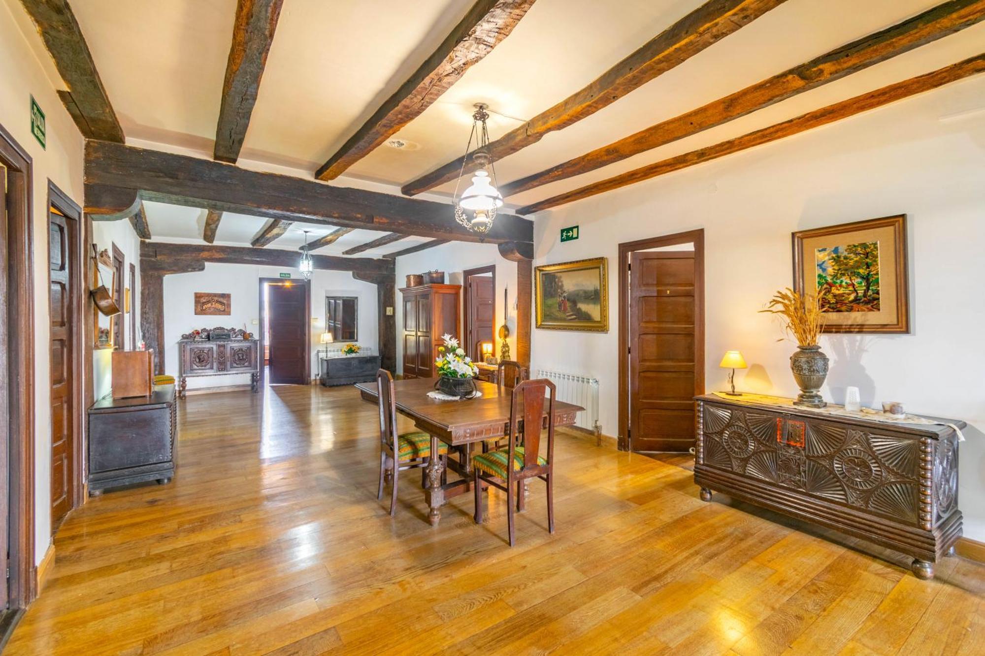Casa Rural Arotzenia, Hogar Rustico En Pleno Valle De La Ulzama Lizaso 外观 照片