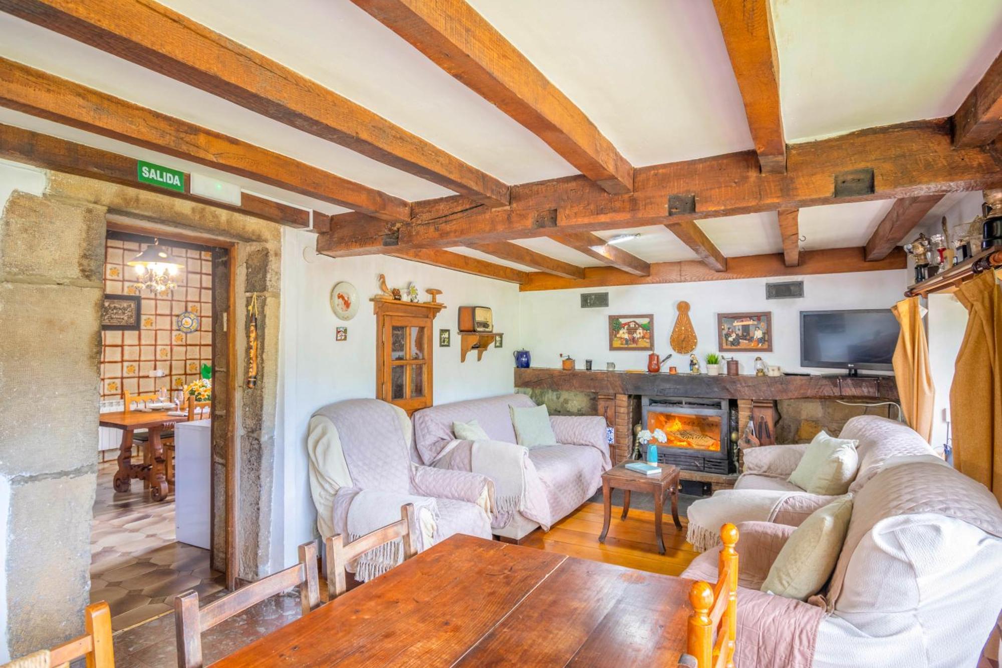 Casa Rural Arotzenia, Hogar Rustico En Pleno Valle De La Ulzama Lizaso 外观 照片