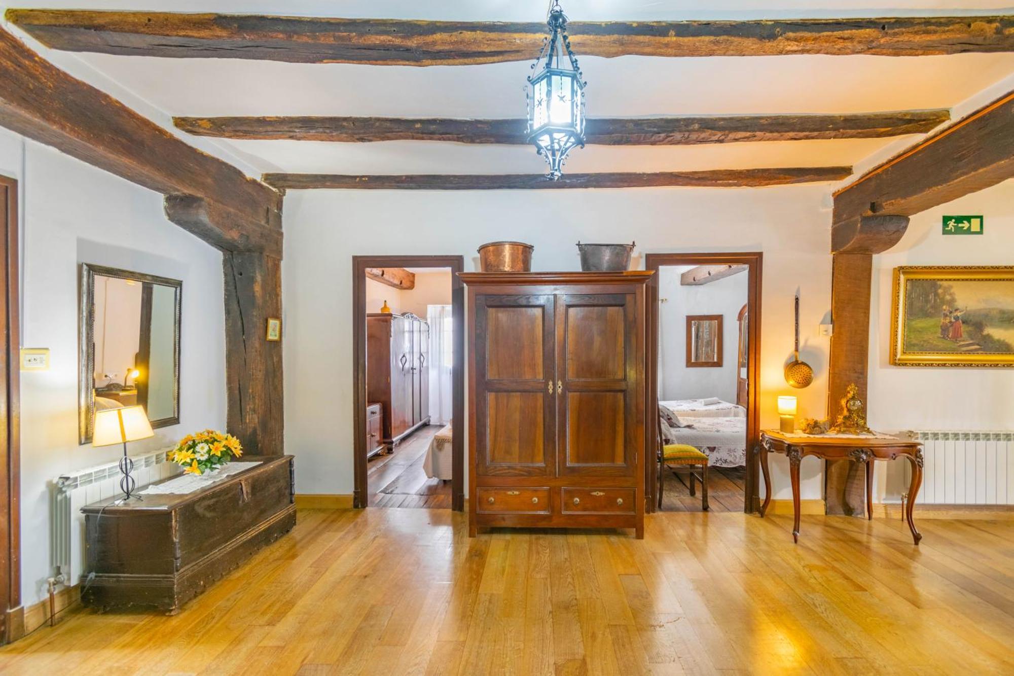 Casa Rural Arotzenia, Hogar Rustico En Pleno Valle De La Ulzama Lizaso 外观 照片