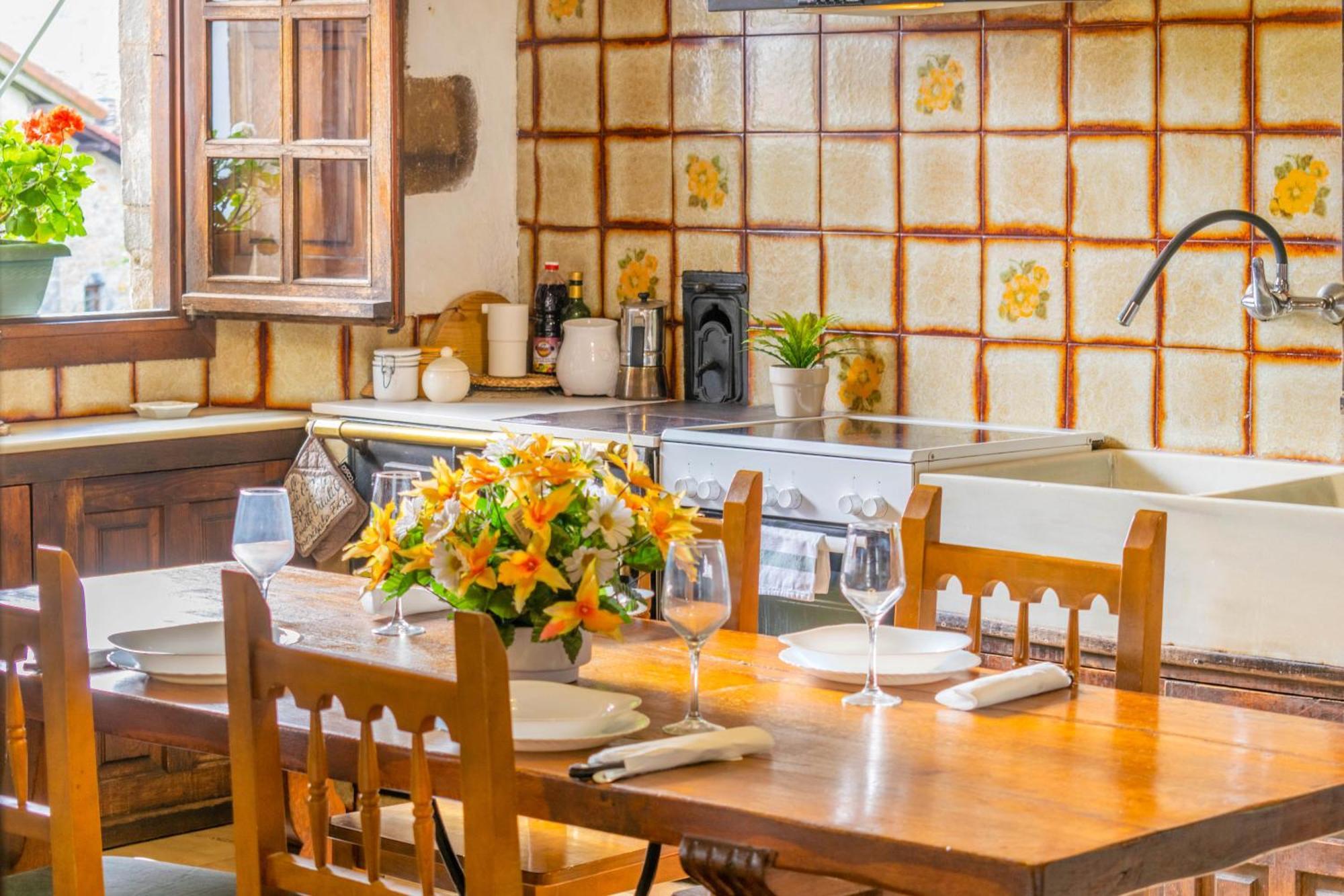 Casa Rural Arotzenia, Hogar Rustico En Pleno Valle De La Ulzama Lizaso 外观 照片